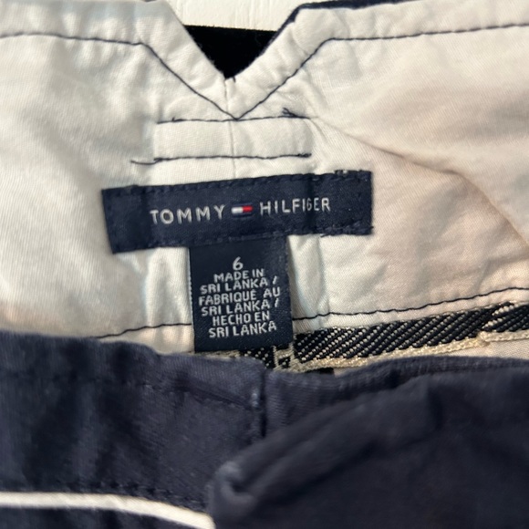 Tommy Hilfiger pants. Size 6 - Picture 2 of 3